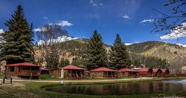 Rio Colorado Cabins Red River NM   Pond Pic 384x200 91852798b59be8b28fc00edfe4aec23a 